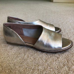 Seychelles Passport Silver Cut Out Sandals
